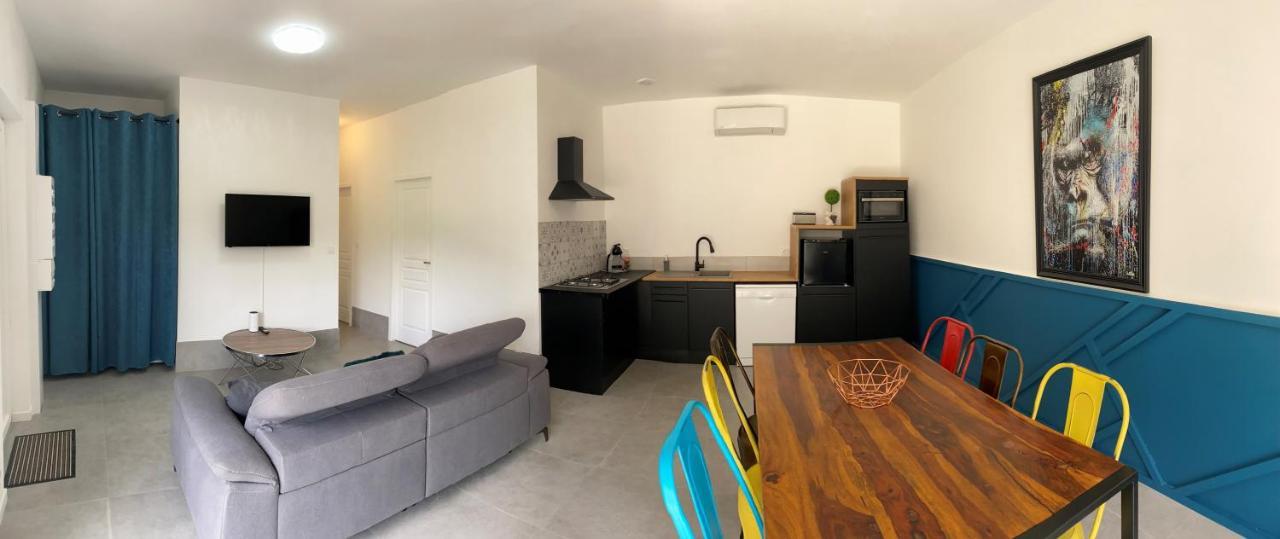 Logis Dans Ancien Relais De Poste Apartment Saint Julien Les Rosiers Ngoại thất bức ảnh