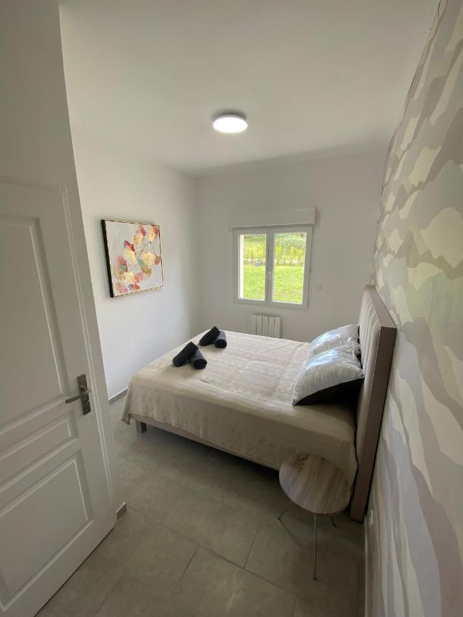 Logis Dans Ancien Relais De Poste Apartment Saint Julien Les Rosiers Ngoại thất bức ảnh