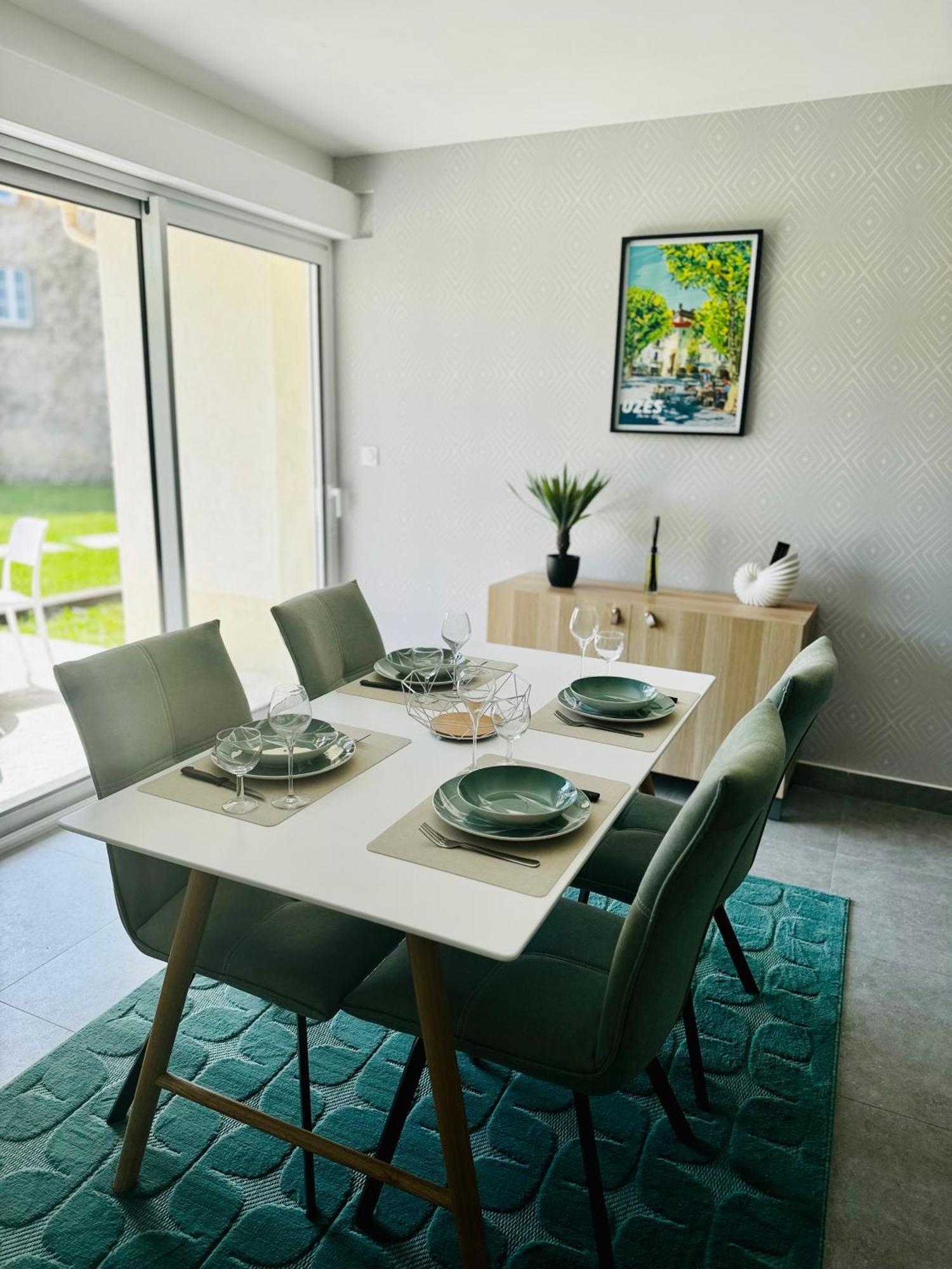 Logis Dans Ancien Relais De Poste Apartment Saint Julien Les Rosiers Ngoại thất bức ảnh